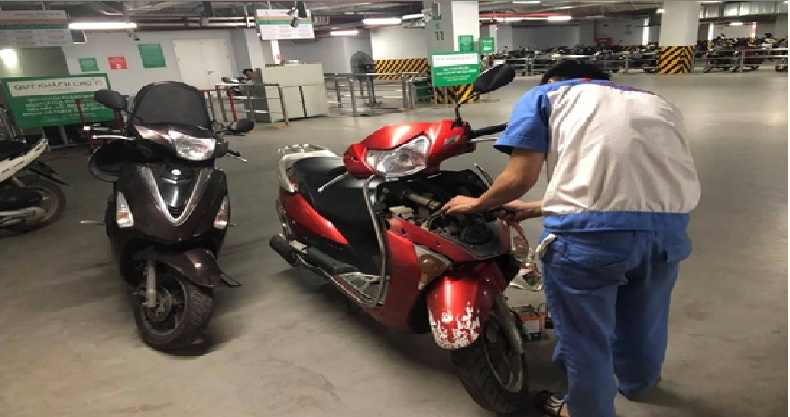 Kích Và Thay Bình Ắc Quy Xe Máy Quận 1